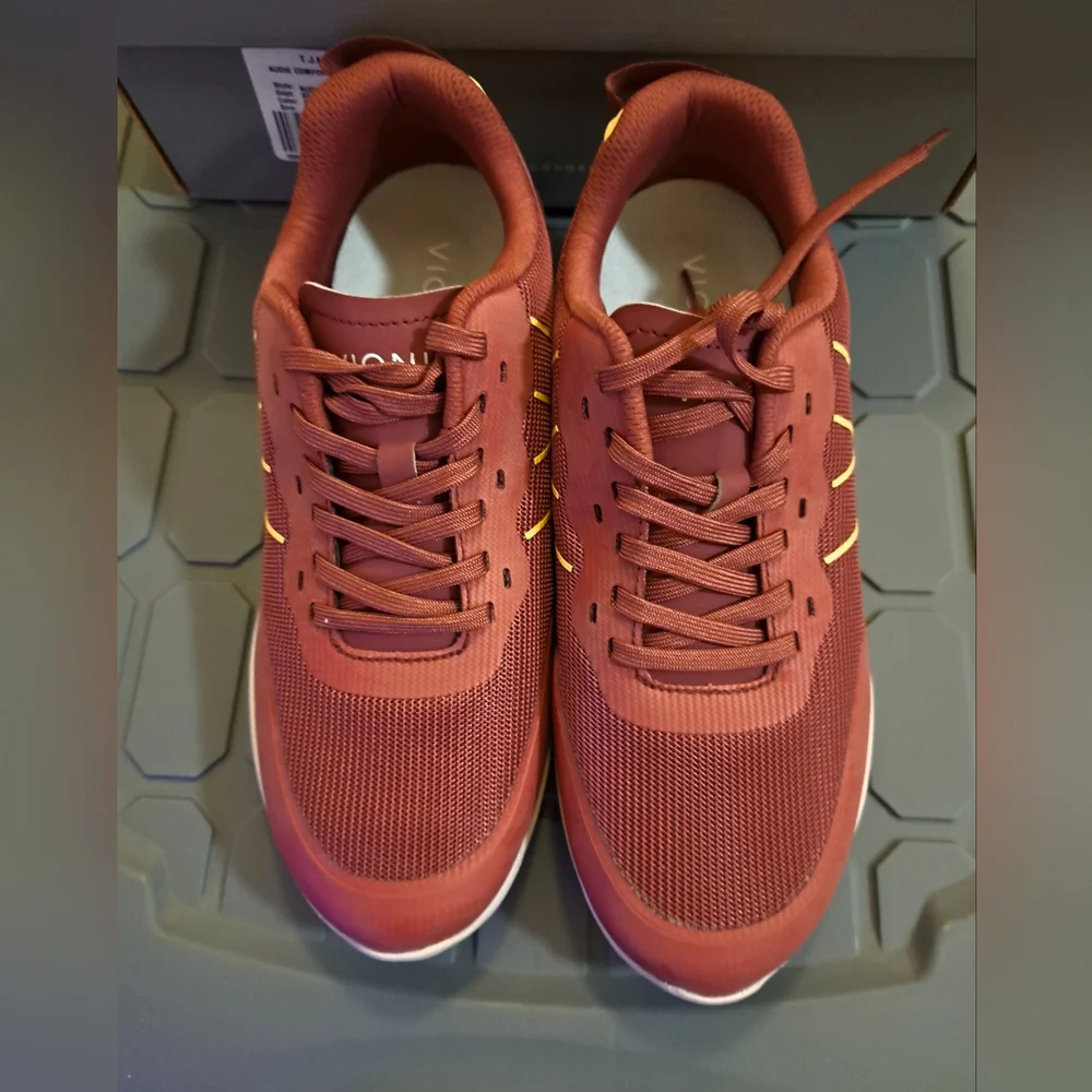 VIONIC SNEAKERS brand new AUDIE COMFORT Walking sneakers COLOR is SHIRAZ 7.5M - Picture 6 of 9